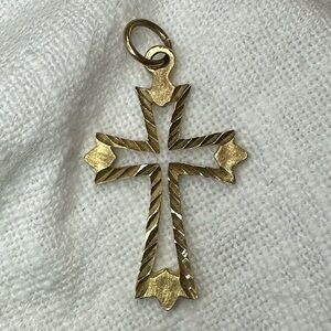 EUC 10K YELLOW GOLD 1” x 3/4” DIAMOND-CUT CROSS PENDANT CHAIN NOT INCLUDED